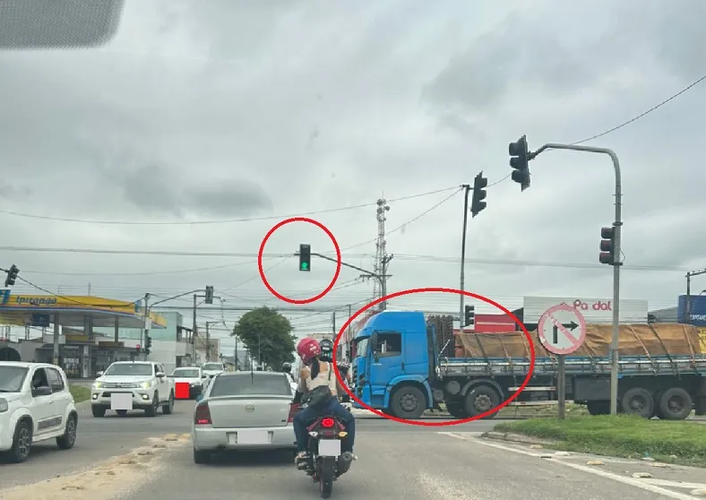 Cena chama a atenção de motoristas na BR-101, Linhares