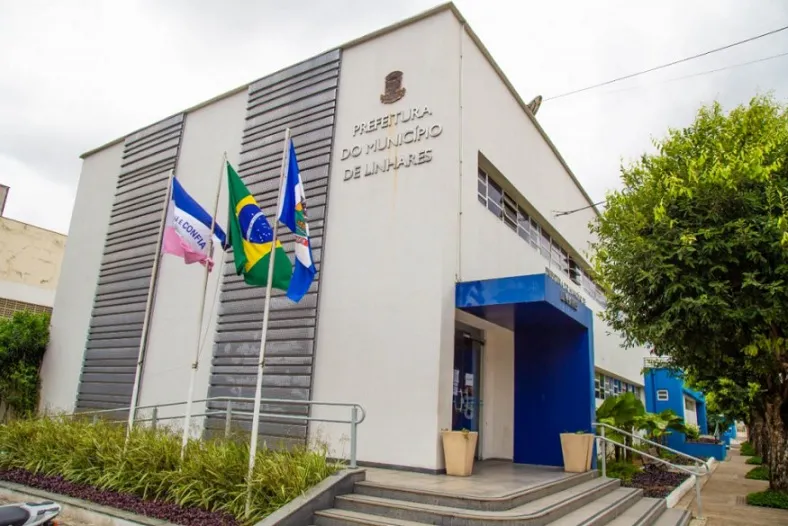 Terça: Ponto facultativo, mas com aulas em todas as escolas municipais de Linhares