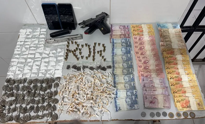 Muita droga, dinheiro, arma e munições aprendidas em Sooretama. 3 conduzidos