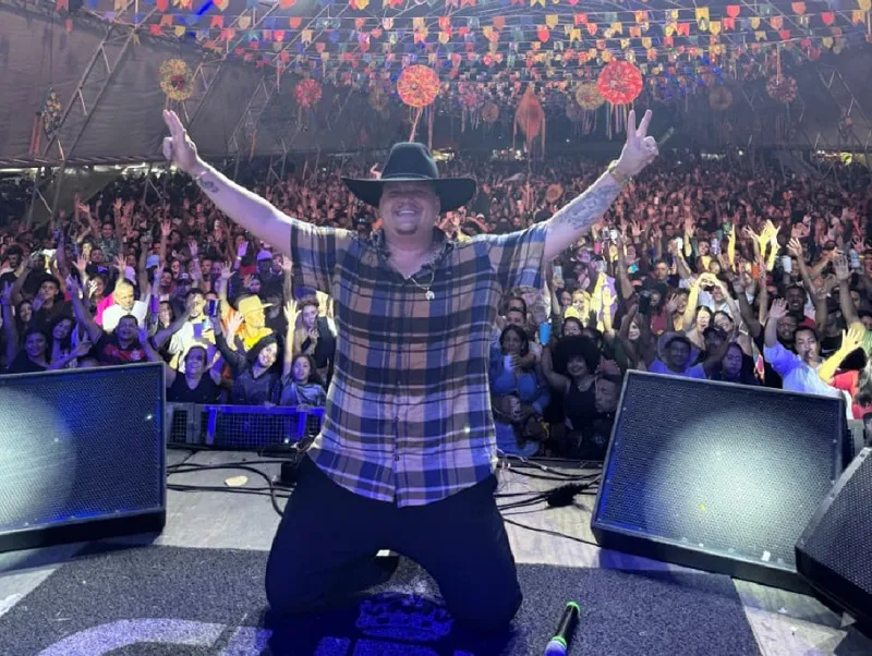Christian Júnior levanta o público e arranca elogios no Forró Pontal 2025