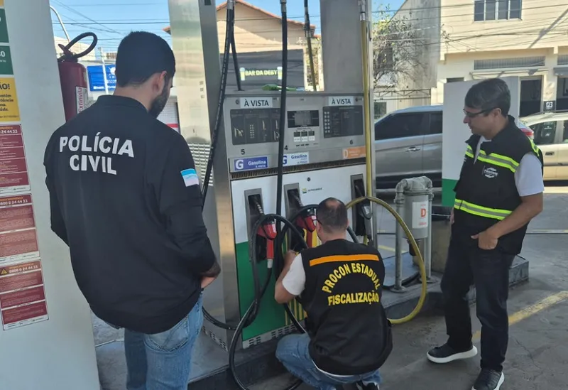4 postos vistoriados e 8 bicos de combustíveis interditados em Vila Velha e Cariacica