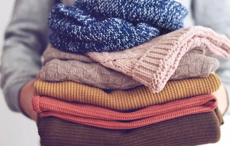 Lavagem de roupas de inverno: soluções práticas para quem tem pouco espaço
