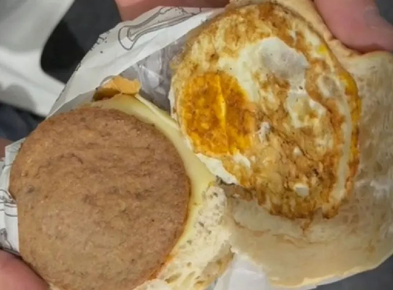Lanchinho na Expo: Policiais, GCMs e Bombeiros têm o alimento para “aguentar” a noite