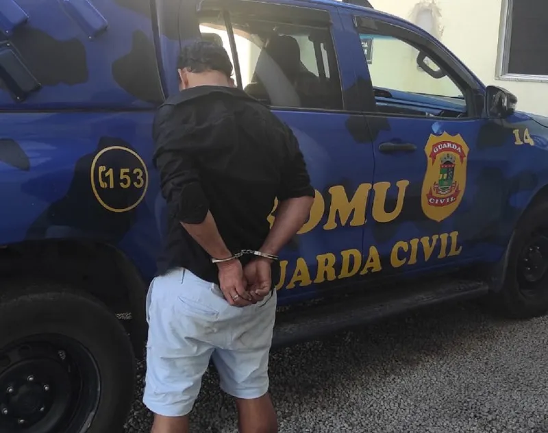 Homem com extensa ficha criminal é preso pela GCM em Linhares