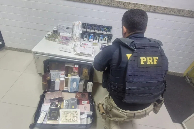 Anabolizantes com passageiro de ônibus, e veículos clonados nas apreensões da PRF no ES
