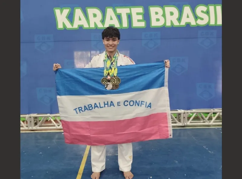 Linharense Erick Melo na final do Campeonato Brasileiro de Karatê