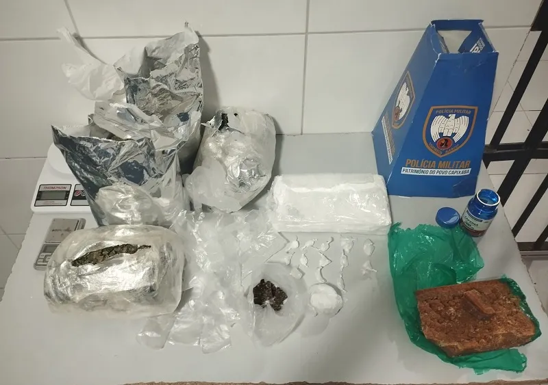 Mais de 1kg e meio de drogas em apreensão da PM em Linhares