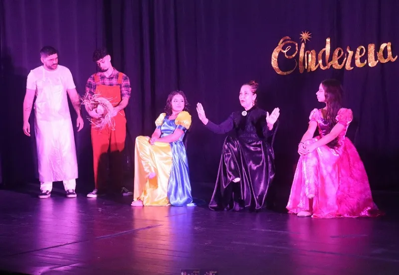 Amanhã: Cinderela, O Espetáculo no Centro Cultural Nice Avanza, Linhares