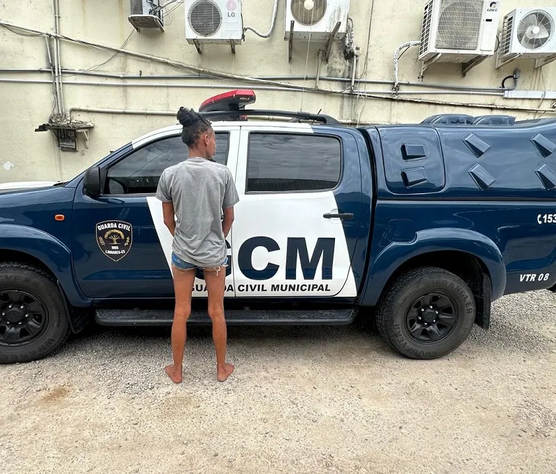 Mulher é presa pela GCM em Linhares. Estava com mandado