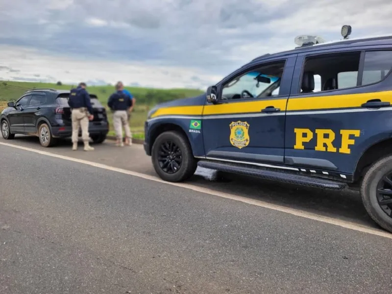 Carro roubado em Nova Iguaçu (ES) é recuperado pela PRF no ES