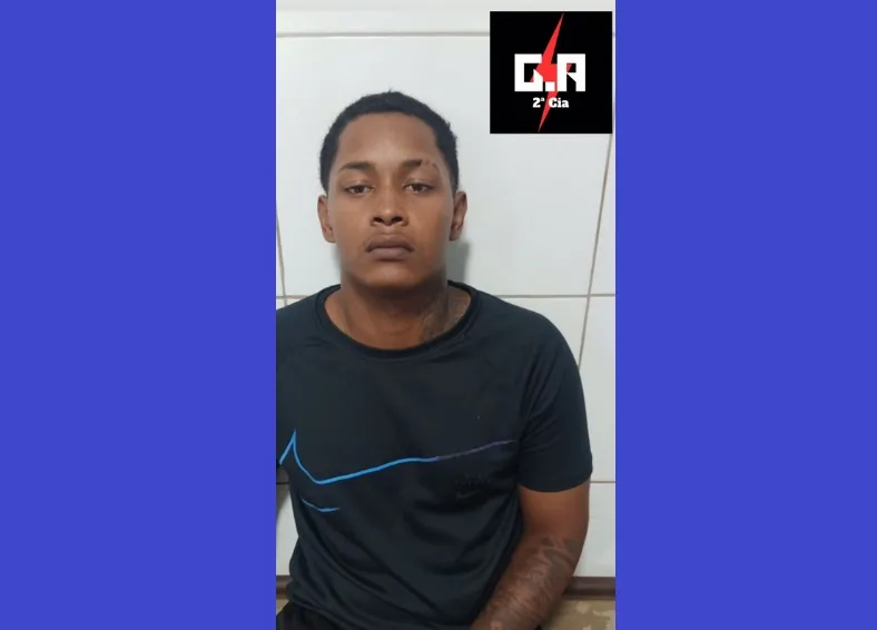 Jovem é preso em frente à barbearia em Linhares. G.A. cumpriu mandado