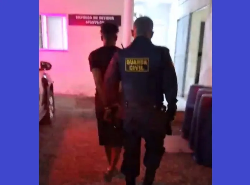 Assaltante leva tapa na cara após ser detido por populares em Linhares