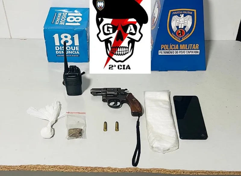 Drogas, arma e menor apreendidos em Linhares