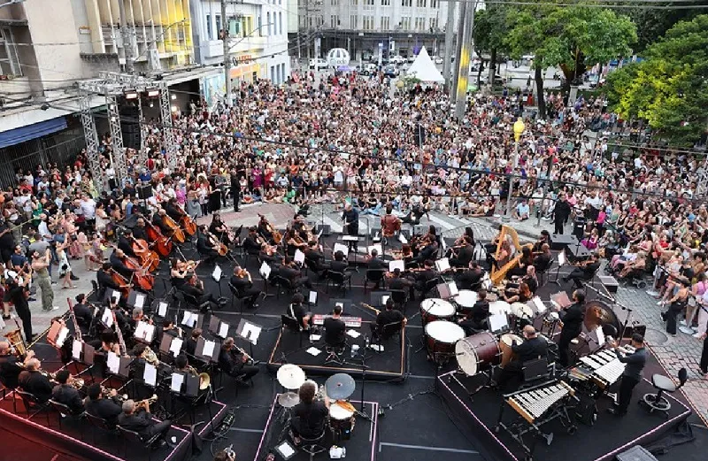 Theatro Carlos Gomes reabre após dois anos de obra de restauro e readequação