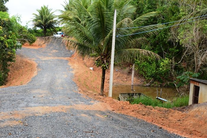 Prefeitura de Linhares ajuda produtores a reforçar barragens para enfrentar estiagem 
