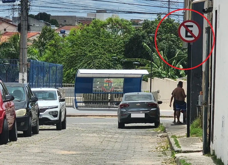Placa ignorada, trânsito vira problema no Palmital, Linhares