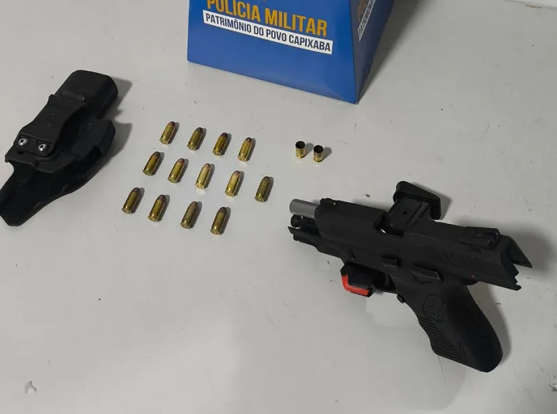 Pistola é apreendida no Movelar. Dono foi levado à 16ª Regional, Linhares