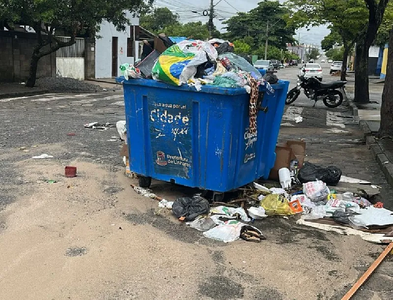 Lixo no Aviso, Linhares: Moradora reclama, Prefeitura responde