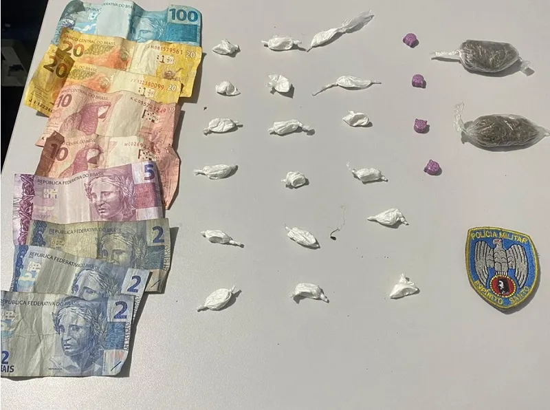 Drogas apreendidas e pulação de muros na praia de Linhares