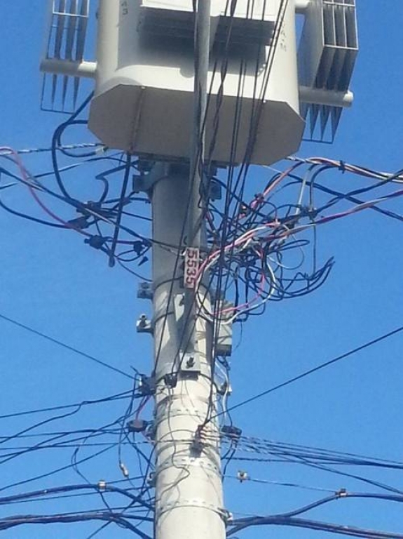 Lâmpada acesa dia e noite no BNH: EDP diz que responsabilidade é da Prefeitura