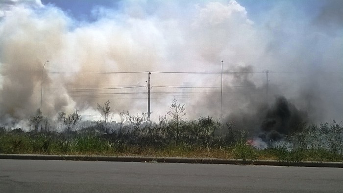 Incêndio assusta moradores do Três Barras