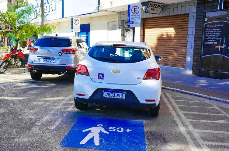 Estacionamento rotativo: Cartão de identificação é obrigatório aos isentos em Linhares