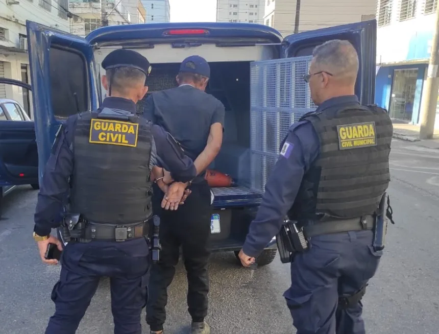 Prisão no Centro de Linhares em ação da GCM