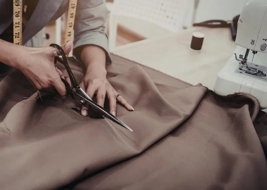 Cursos gratuitos no Senac de Linhares. Cabeleireiro, Costureiro, e mais
