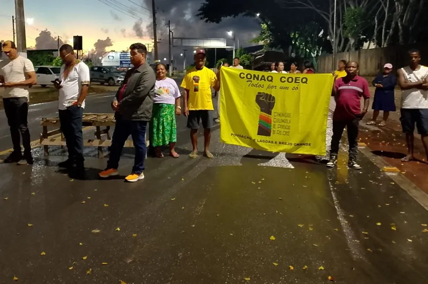Manifestantes amanhecem perto do Ifes, Linhares