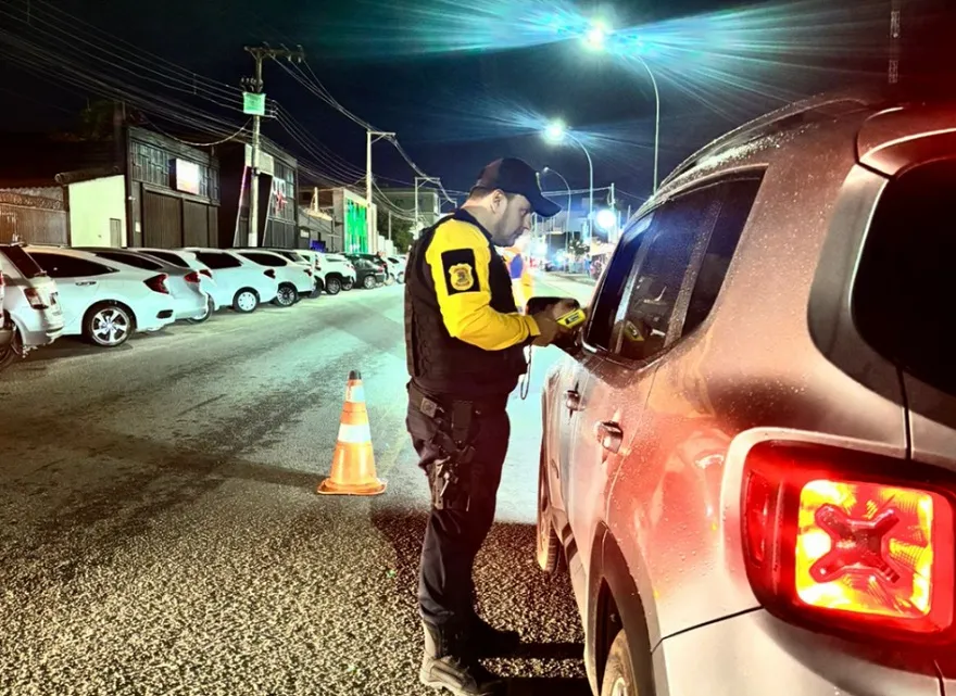 Lei Seca: 280 veículos abordados em Linhares. 16 condutores se recusaram a realizar o teste do bafômetro