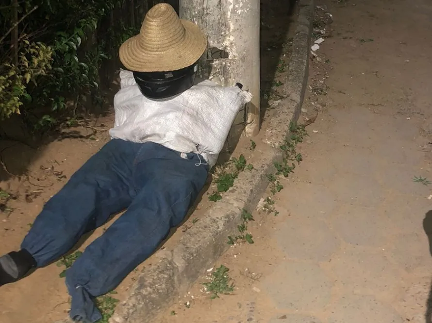 ‘Judas’ de capacete assusta em plena meia-noite em Linhares
