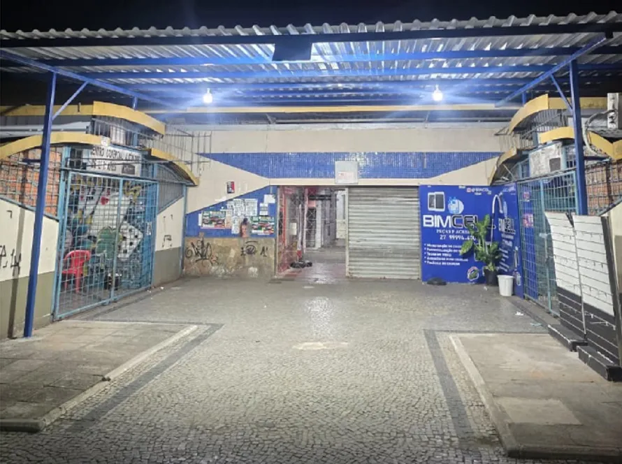 Mercado Municipal de Linhares é alvo de reforma na entrada