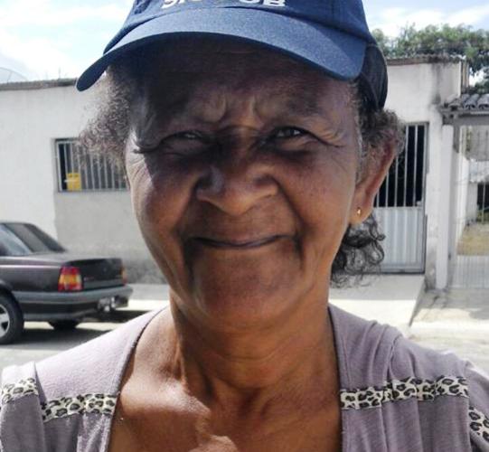 Nova Esperança: mulher pede ajuda para criança especial