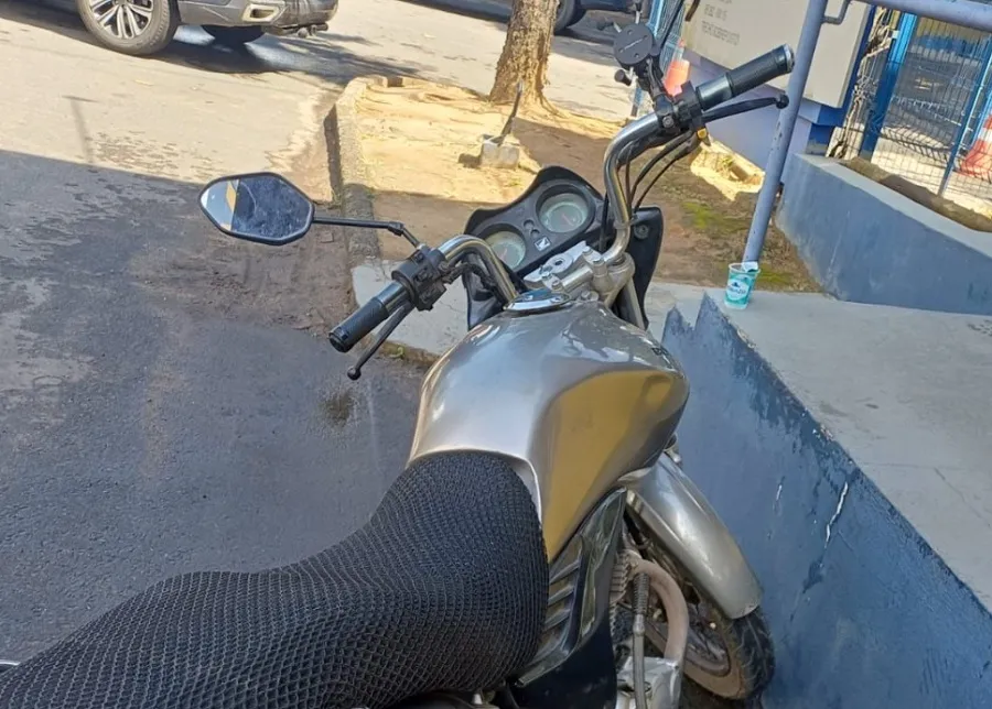 PRF impede condutor de atear fogo em motocicleta durante ação do Maio Amarelo em Viana