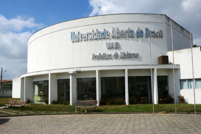 Mais de 1.500 inscritos no vestibular da Faceli 