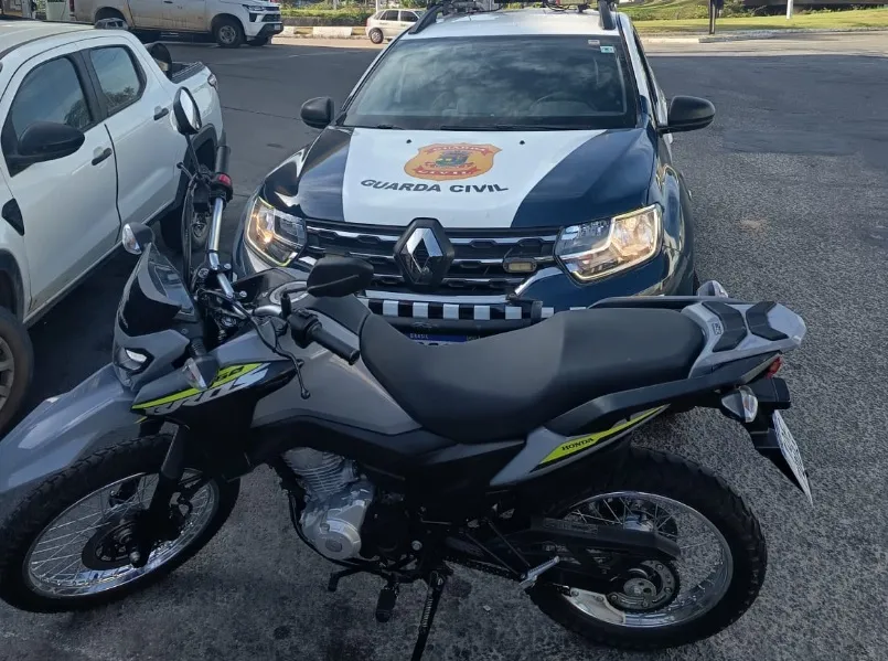 GCM de Linhares impede negociação de moto roubada. Um detido