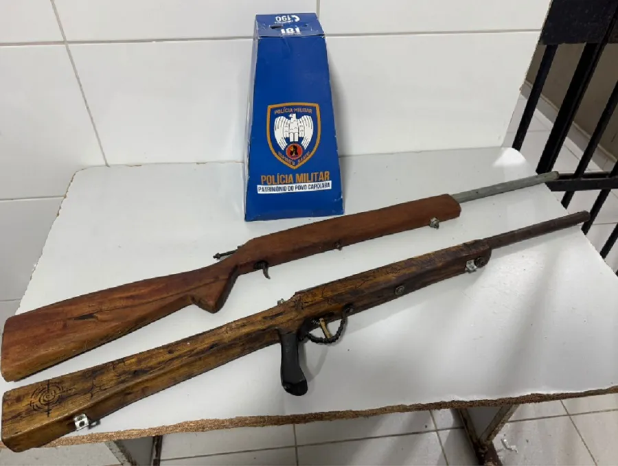 GA chega, trio se desespera e deixa armas para trás no Farias, Linhares