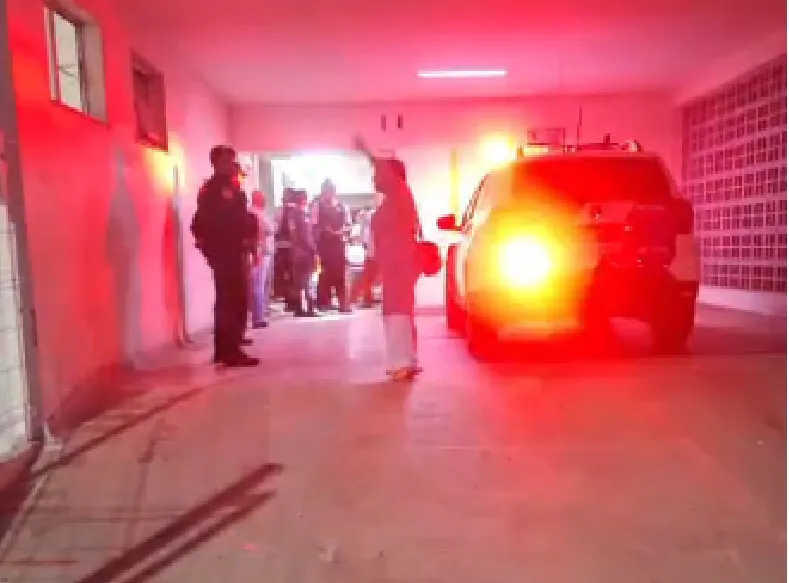 Urgente: 3 baleados em Linhares. Mulher se desespera no HGL