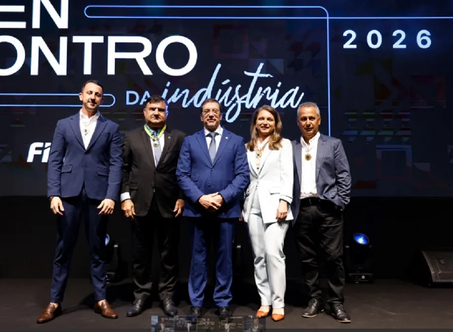 FINDES homenageia lideranças do ES e do Brasil 