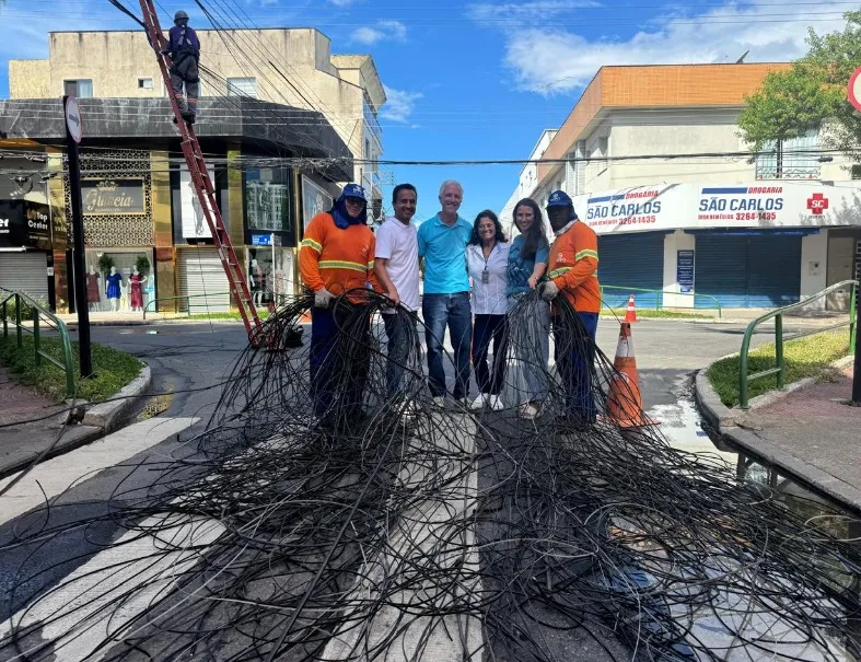 Domingo: Retirada de fios vai Interditar avenida no Centro de Linhares