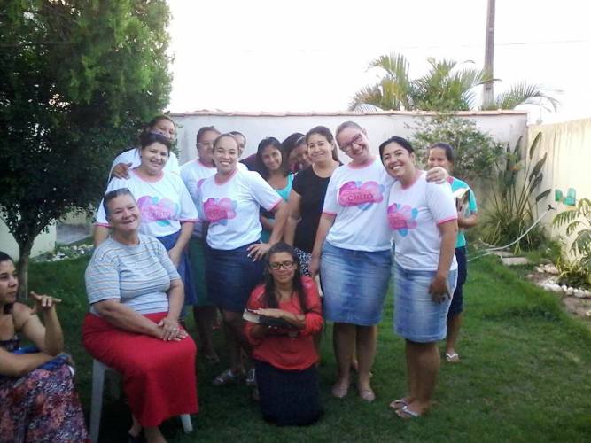 Ajude: Mulheres Com Cristo precisam de cadeiras para o “Ministério Chá”