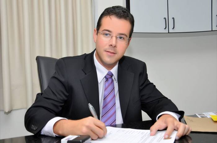 Guerino Zanon entra com mandado de segurança contra presidente da Câmara de Linhares