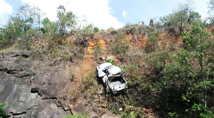 Internauta registra acidente incrível na BR-101. Motorista saiu gravemente ferido
