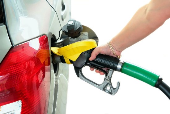 Preço da gasolina cai: confira a tabela do Procon Linhares