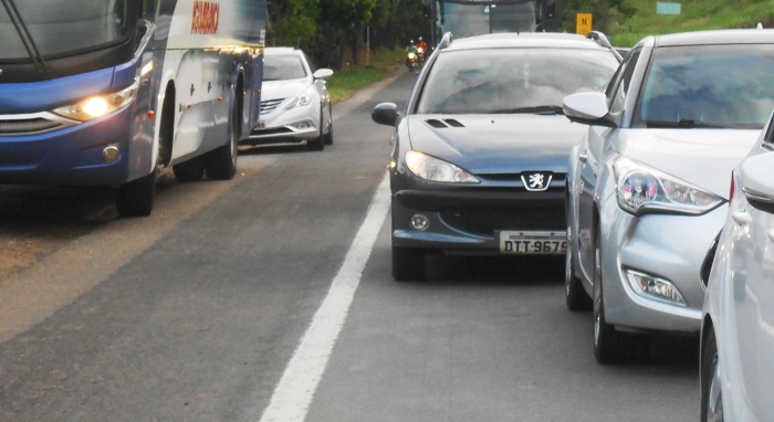 Feriadão: PRF fiscaliza mais de 4,5 mil veículos e impede viagem de 28 motoristas embriagados