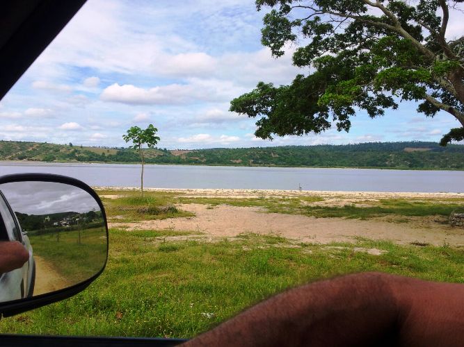 Que tal um lote de frente para a lagoa? Confira o preço: