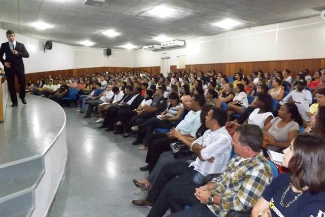 Palestra de Murilo Sechieri lota auditório da UAB-Faceli