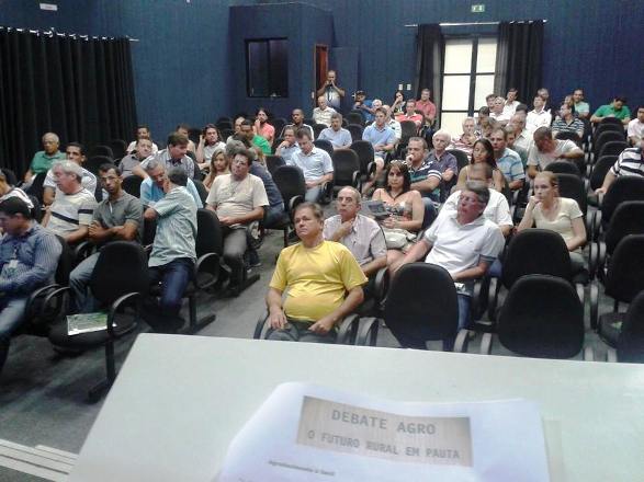 Mais de 70 produtores rurais e técnicos participam do 3° Debate Agro