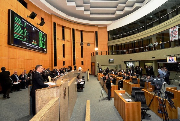 ALES: dois deputados do Norte ainda não apresentaram projeto em 2015. Um é de Linhares