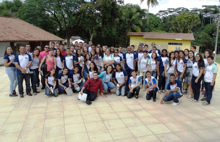 Polo Moveleiro de Linhares recebe estudantes de Montanha